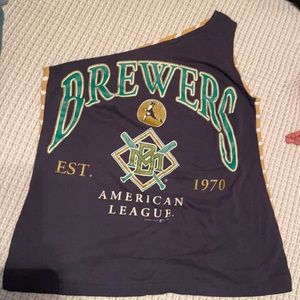 One shoulder tank top.